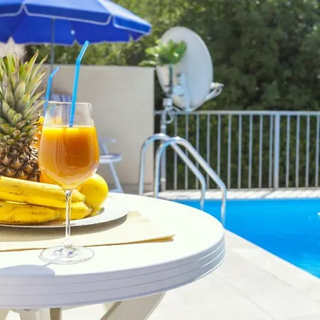 Leticia In Tucepi, Private Pool ヴィラ *